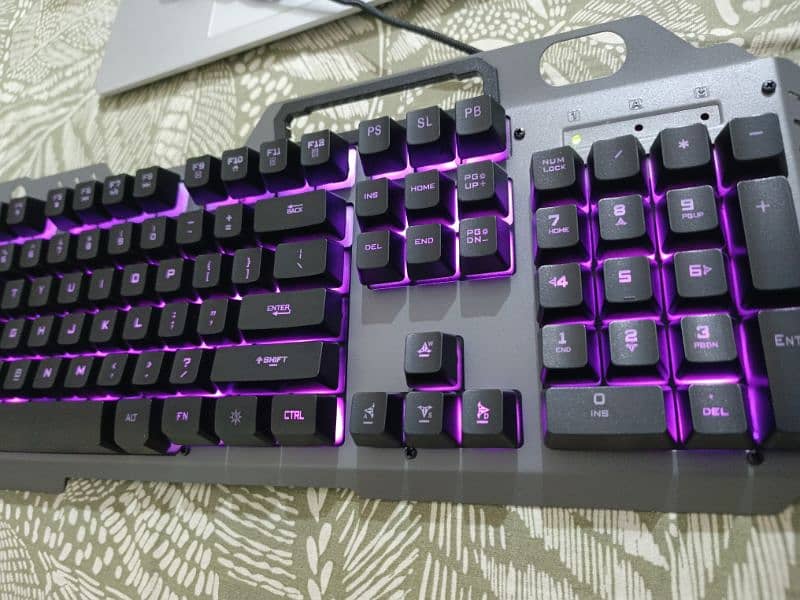 MK320 RGB Professional Gaming Keyboard & Mouse Set 10