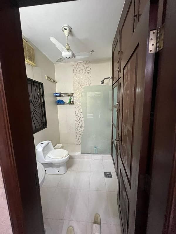 1 knal 2nd floor for rent 3 bed room attach washrooms at the prime location off Johar town 6