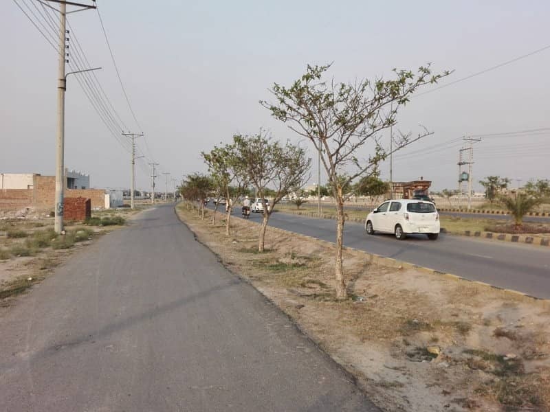 4500 Square Feet Residential Plot Is Available For Sale In Lda Avenue - Block D 4