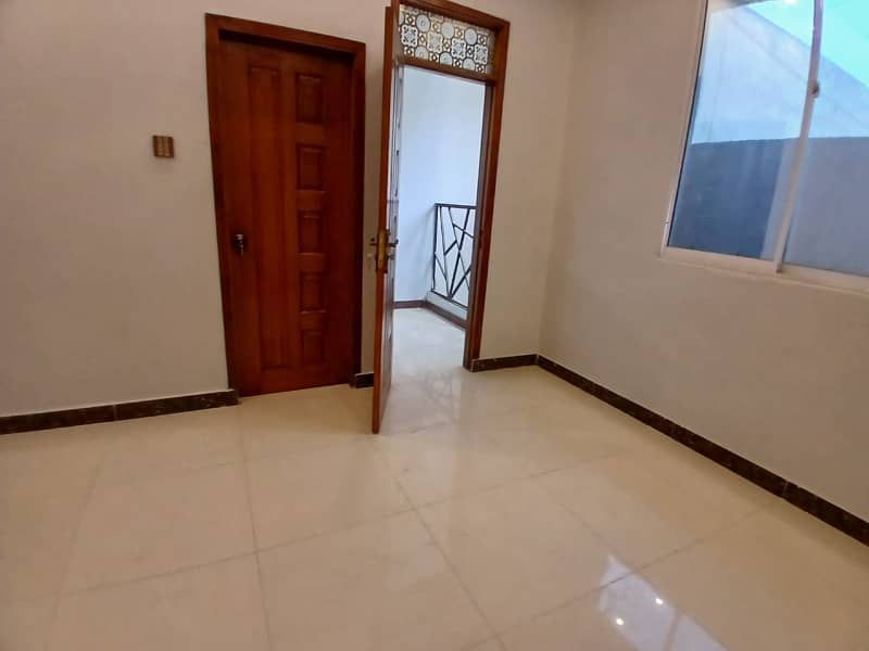 2 Bed Lounge On 4 Floor With Lift Available For Sale 2