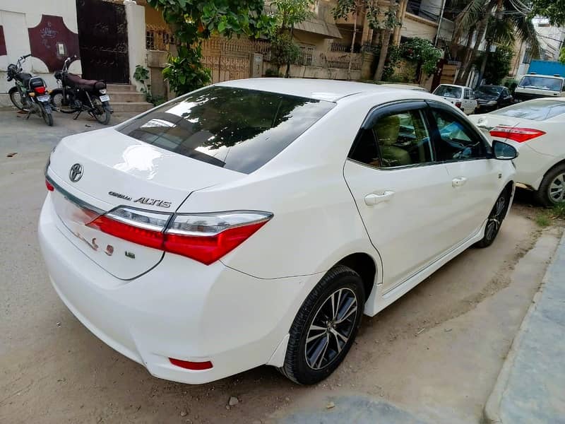 Toyota Corolla Altis Automatic 1.6 2019 5