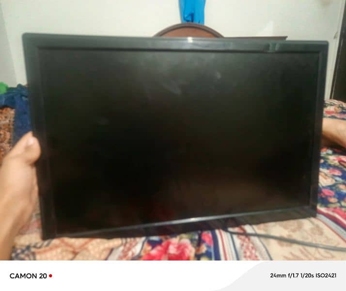 Simple Led 24" Available Very Less used In Very Reasonable price 11