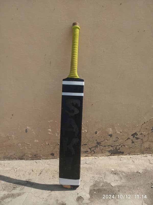 Saki black cobra bat are for sale 0