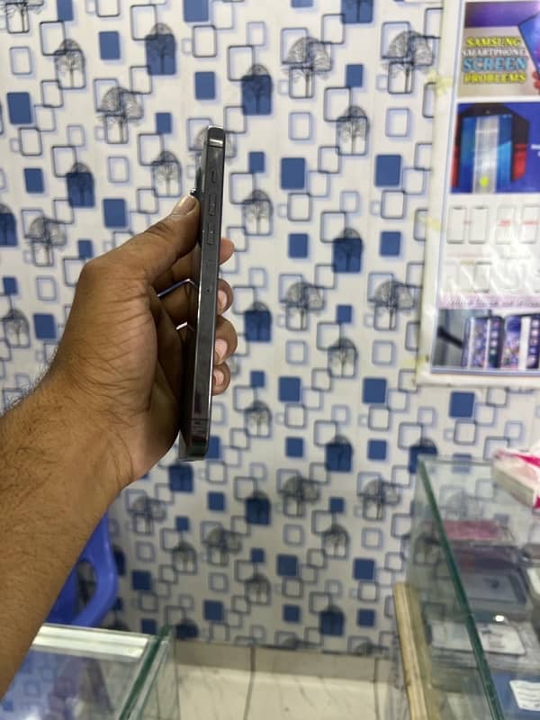 iphone 13 pro max  256 GB display chunknown part  condition 9/10 2