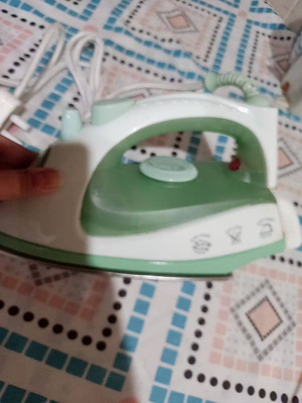 Steam iron 2