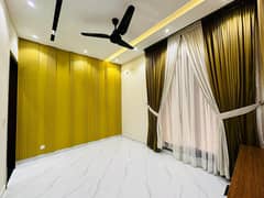 10 Marla Beautifully designed house For Rent In Park View City Lahore.