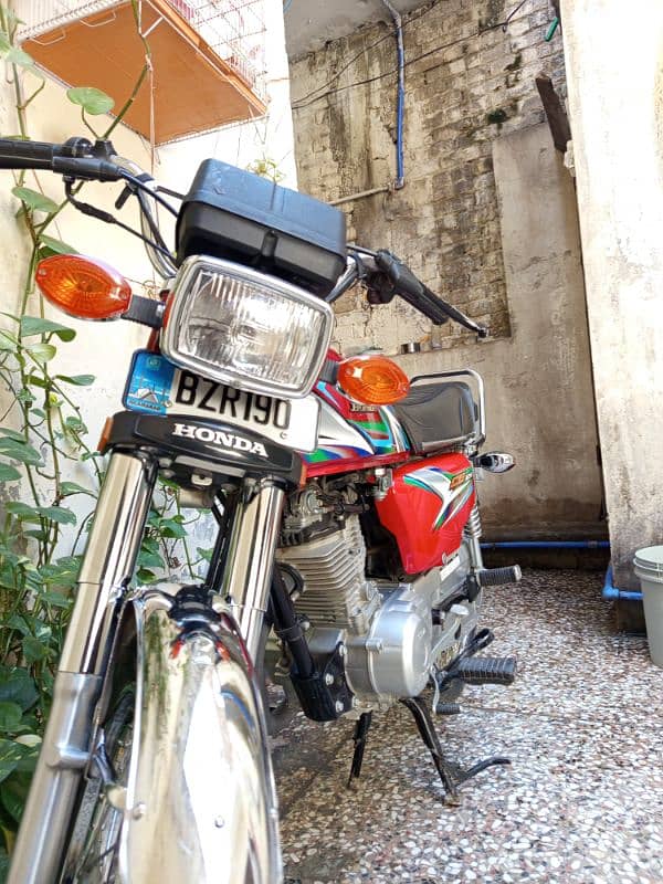 Honda 125 2023 Islamabad registered 3