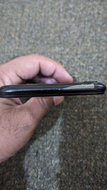 I am selling Infinix hot 8 10by10.03289203346 3