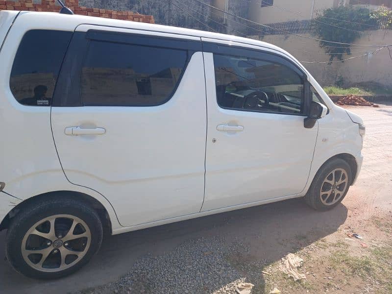 Suzuki Wagon R 2017 3