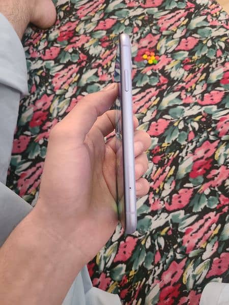 iphone 11 64gb non PTA water sealed. 5