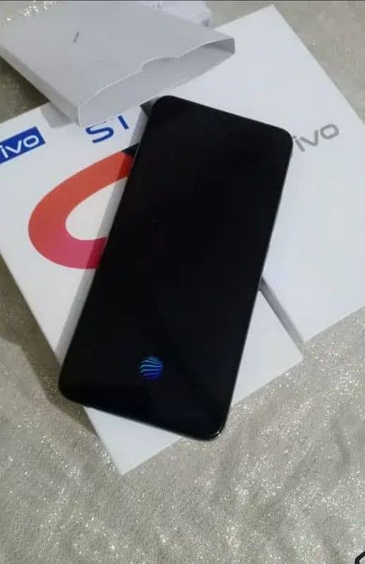 vivo s1 8/256 1