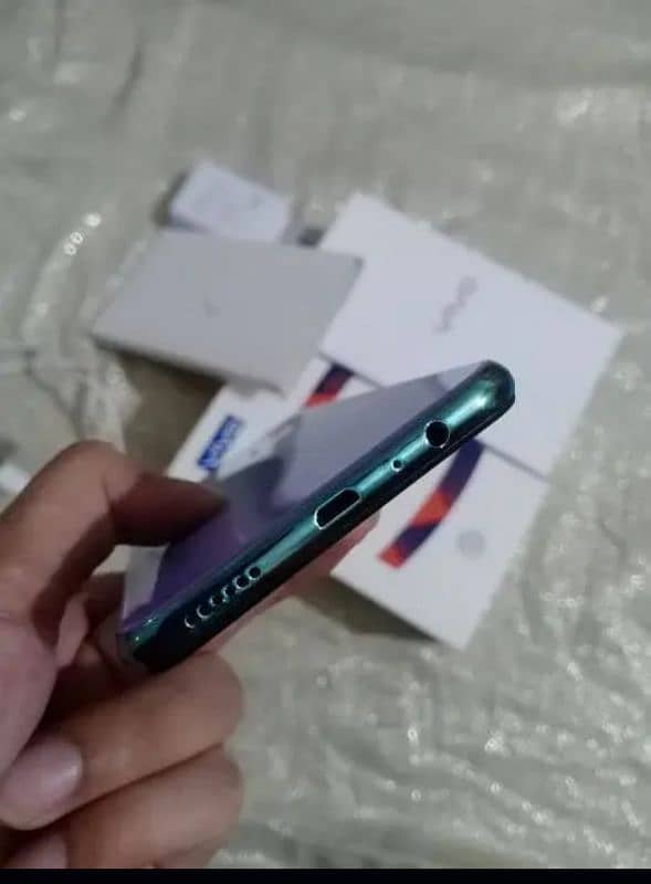 vivo s1 8/256 3