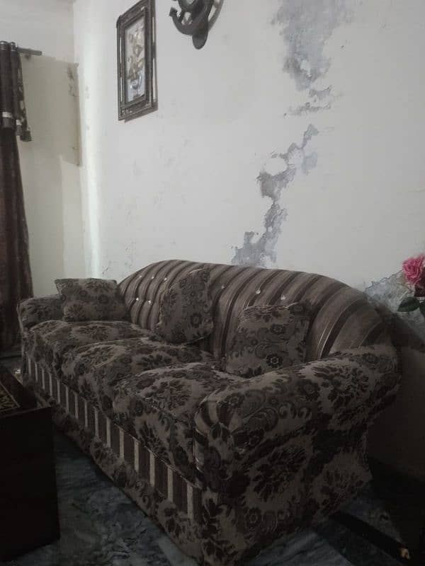 six seats sofa set (reasonable price)* 1