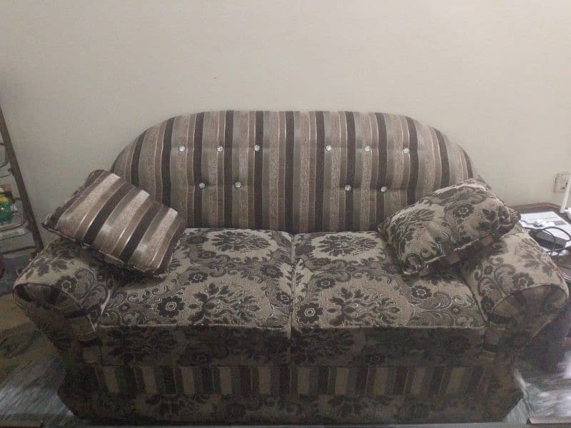 six seats sofa set (reasonable price)* 6