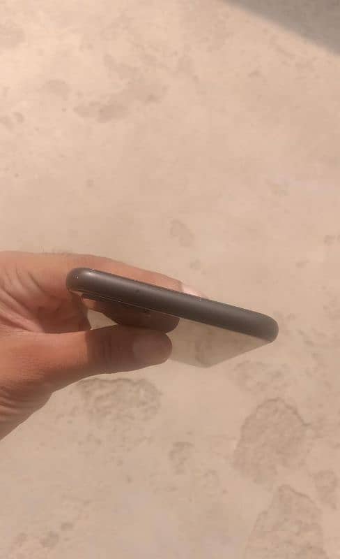 Pixel 4xl One handed used 1