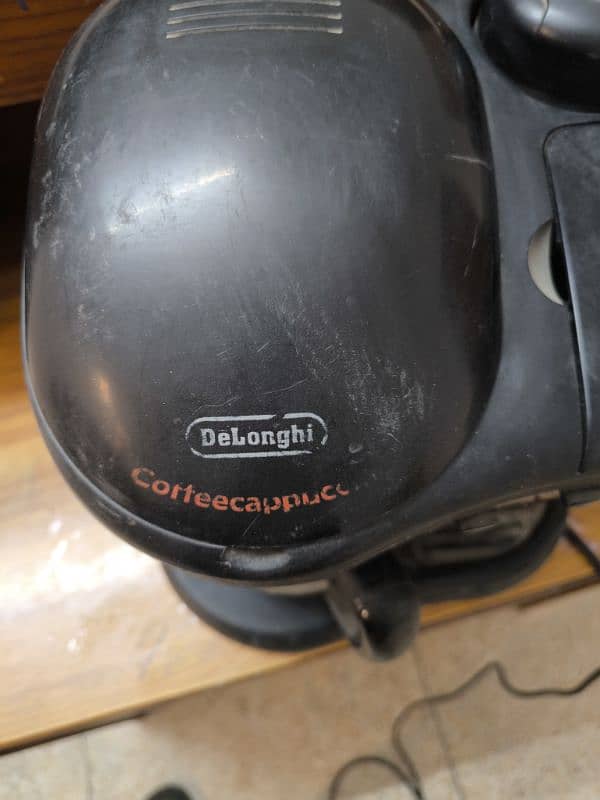 Delonghi Coffee and  Cappuccino Maker 1