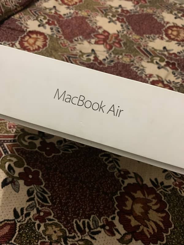 Macbook Air 2015 13 inch Complete box 8