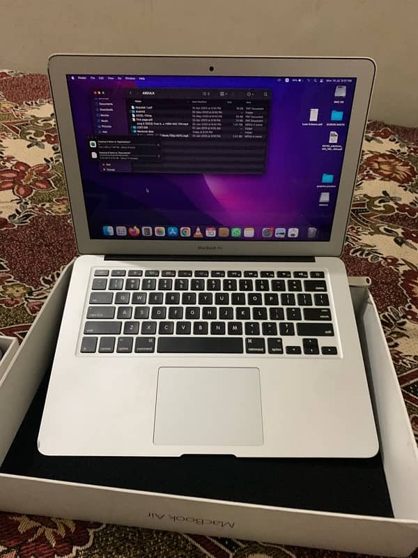 Macbook Air 2015 13 inch Complete box 9