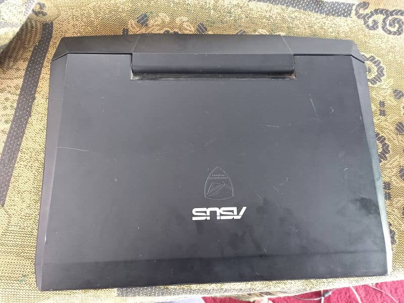 Asus laptop I7 12gb ram/700hard Read add 2