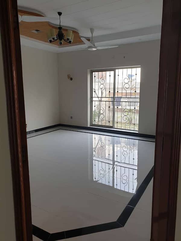 40*80 Basement Floor for rent in G-13 6