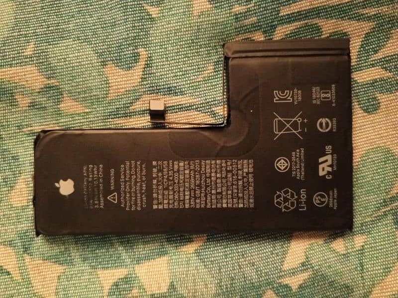 I phone xs original battery 0