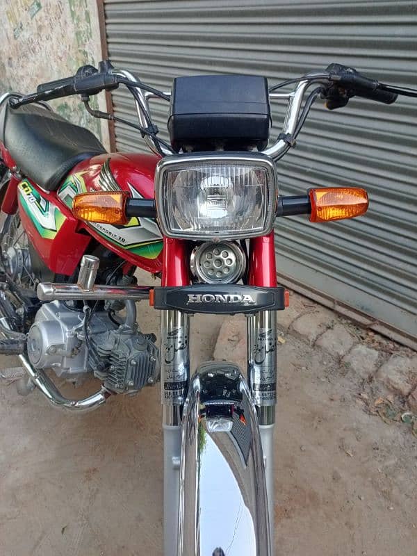 Honda CD 70 2023 9