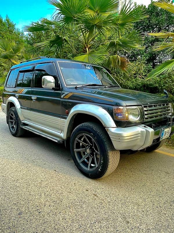 Mitsubishi Pajero 1992 5