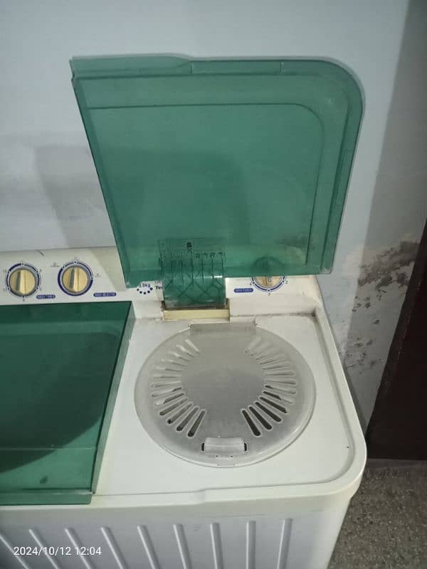 Haier Semi Automatic Washing Machine 8kg 4