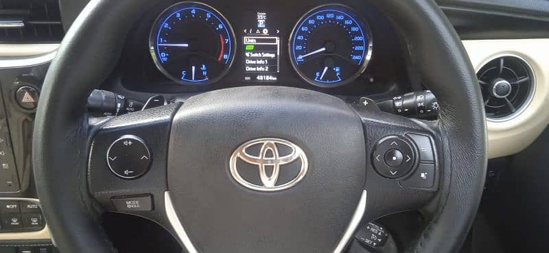 Toyota Altis Grande 2018 4