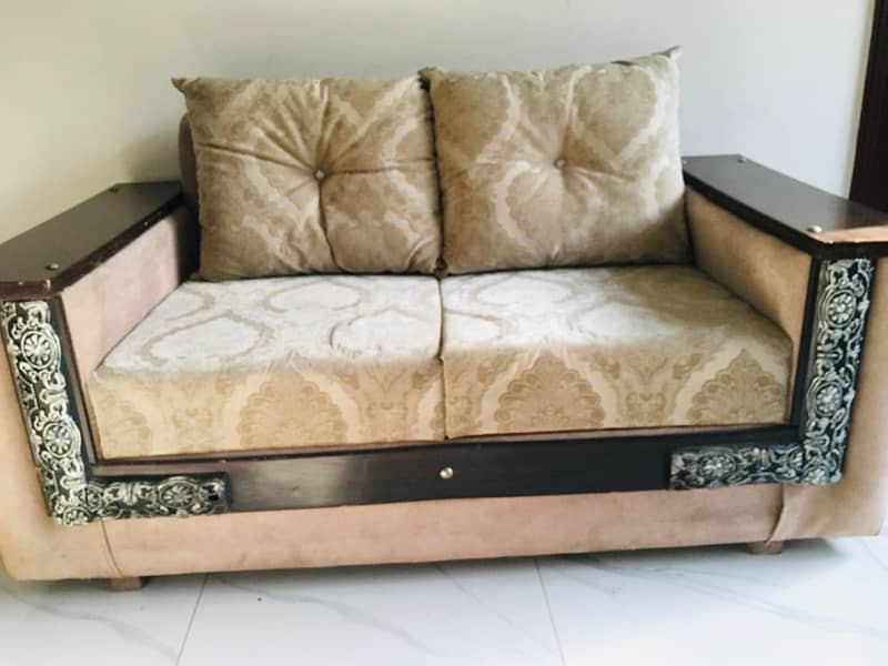 Slightly Used 6 seater wooden Sofa 2