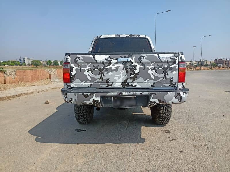 Toyota Hilux 2003 13