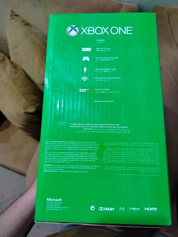 Xbox one with controller 2