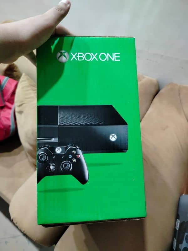 Xbox one with controller 4