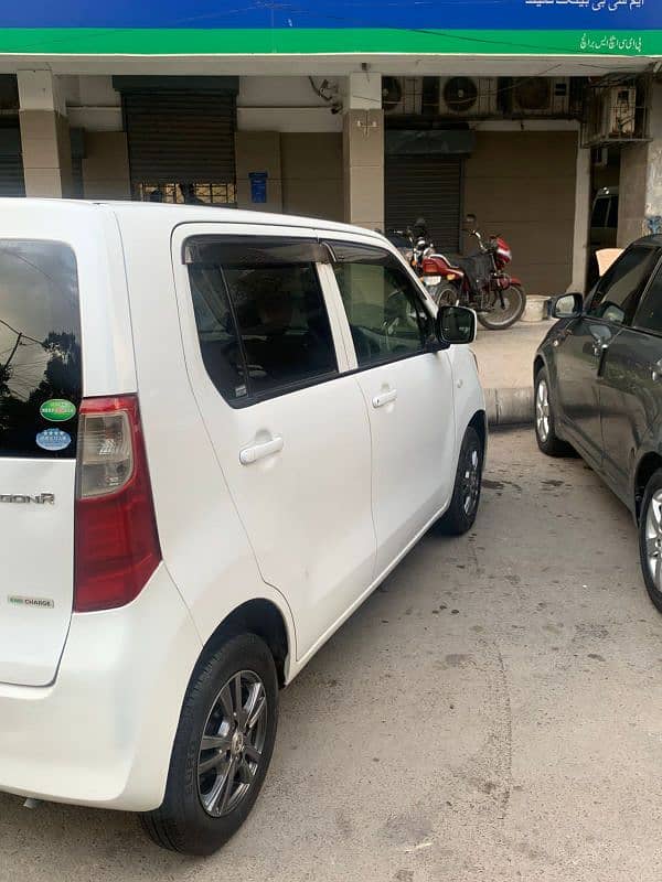 Suzuki Wagon R 2015 Ragisteration 2018 2 pice touch up 1