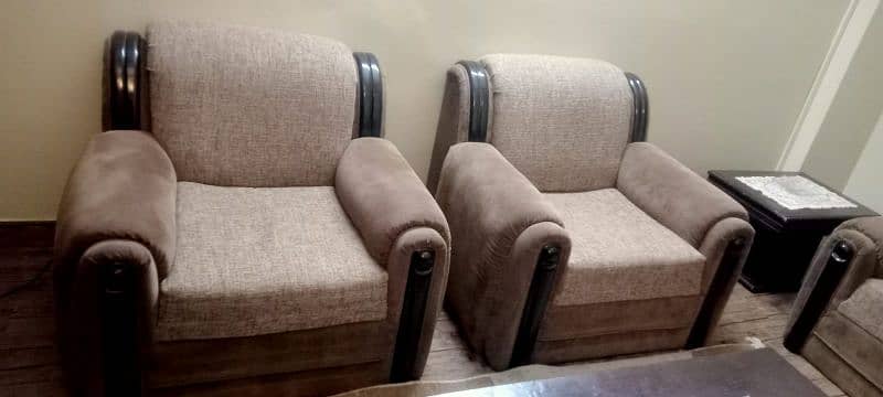 7 setar sofas and table 2