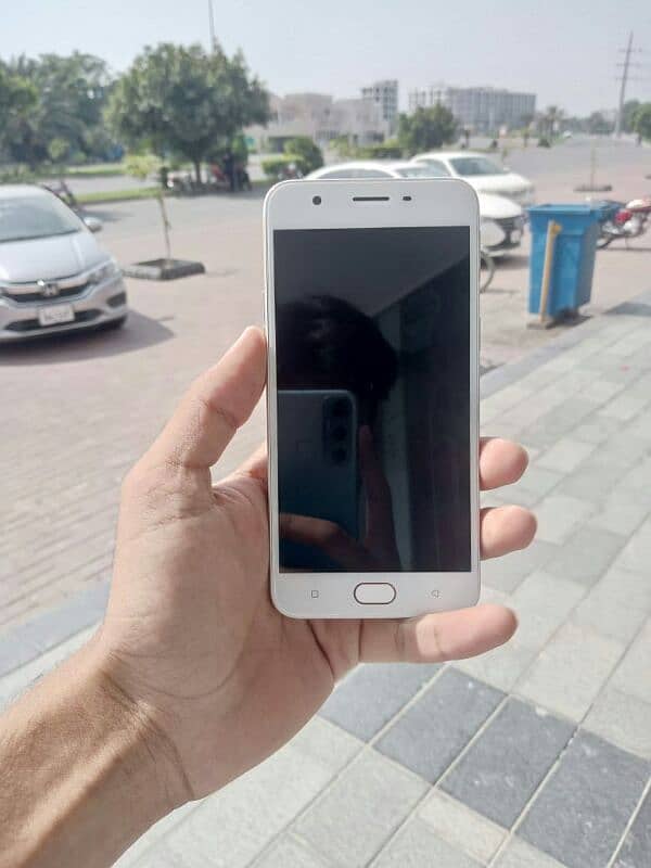 oppo A57 4/64 10/10 0