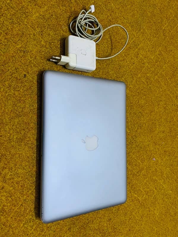 Macbook Pro 2012 with charger 3