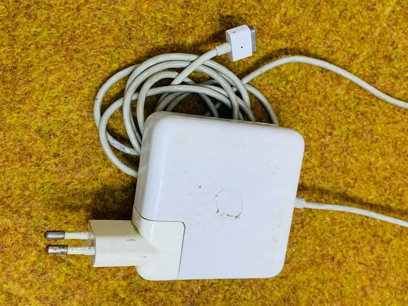 Macbook Pro 2012 with charger 11