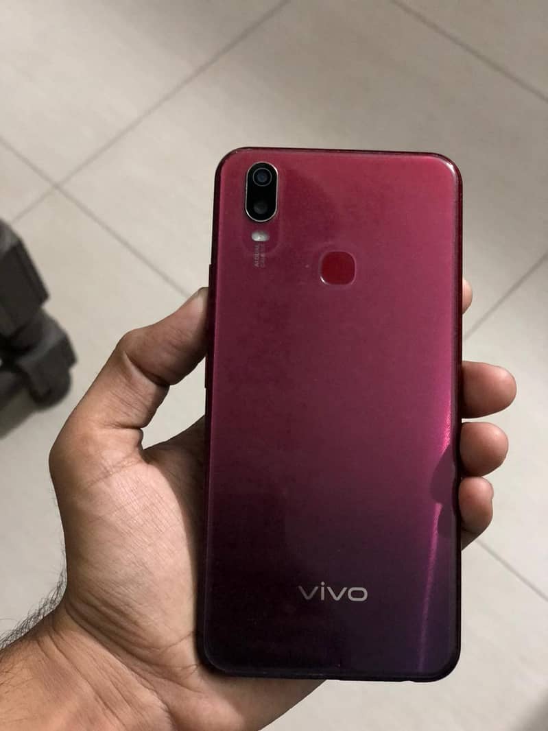 vivo y 11s with box and charger 2