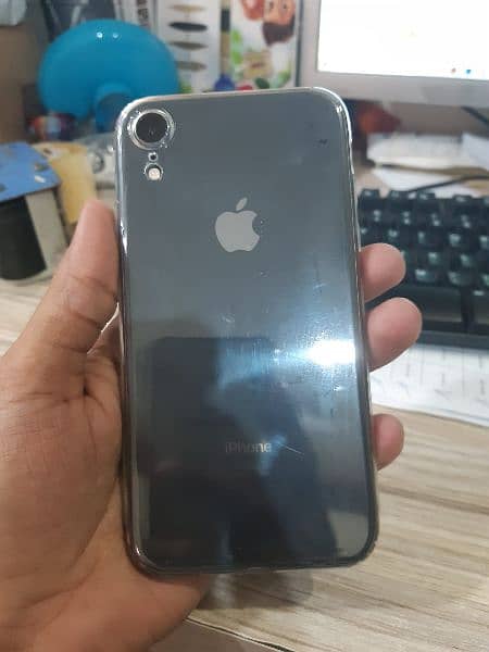 iPhone XR 128GB - Water Pack - Factory Unlock 1