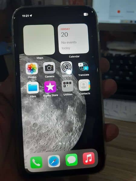 iPhone XR 128GB - Water Pack - Factory Unlock 2