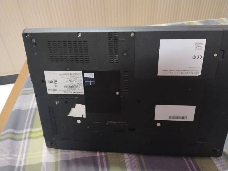 Fujitsu lifebook e 754 1