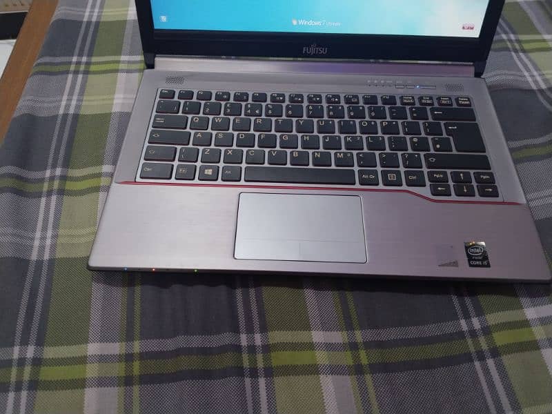 Fujitsu lifebook e 754 2