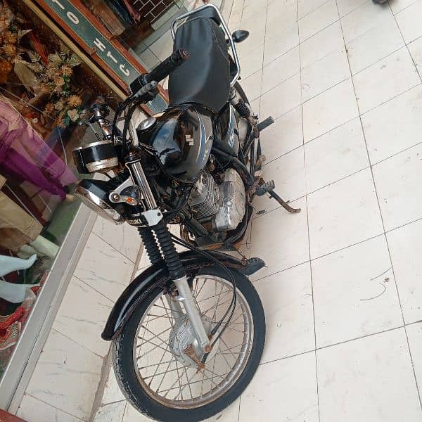 Suzuki 150 2009 model all okay total genian 1