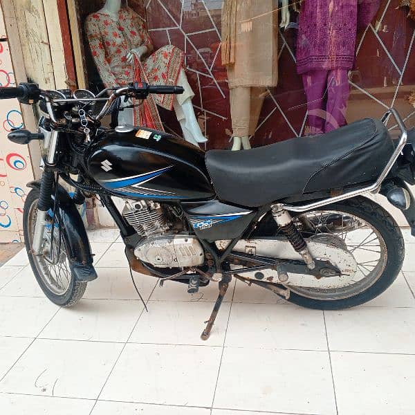 Suzuki 150 2009 model all okay total genian 3