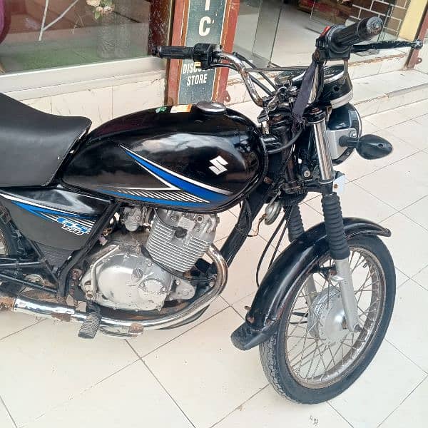 Suzuki 150 2009 model all okay total genian 4