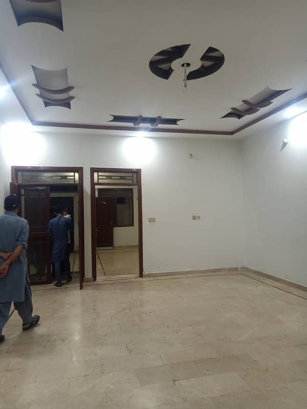 Outclass Portion 400 Sq yards 4 Bed DD Ground Floor in PIA Society Gulistan e Jauhar 6