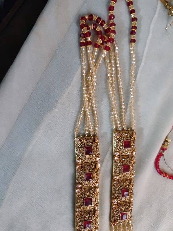 jwlry set of red color it's 1 time used n in superb condition 4