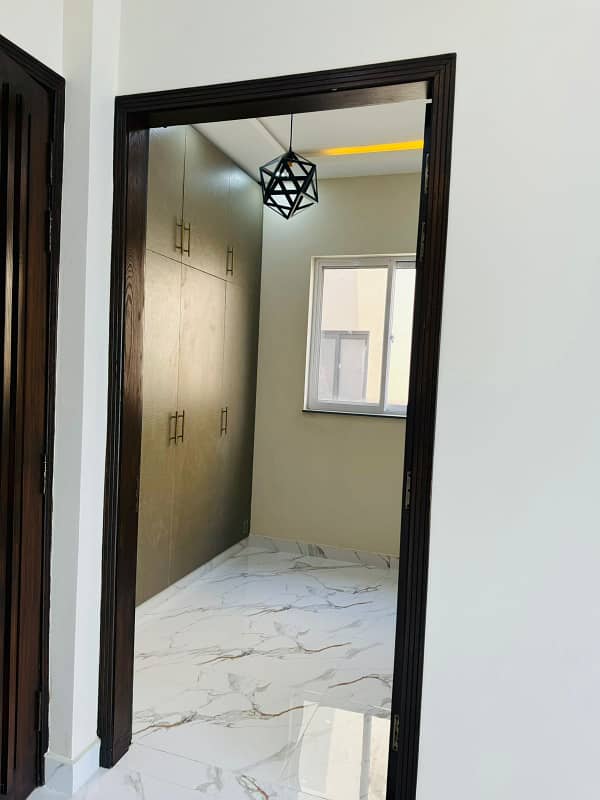 3 Beds Full House Brand New 5 Marla for Rent DHA 9 Town Lahore. 11