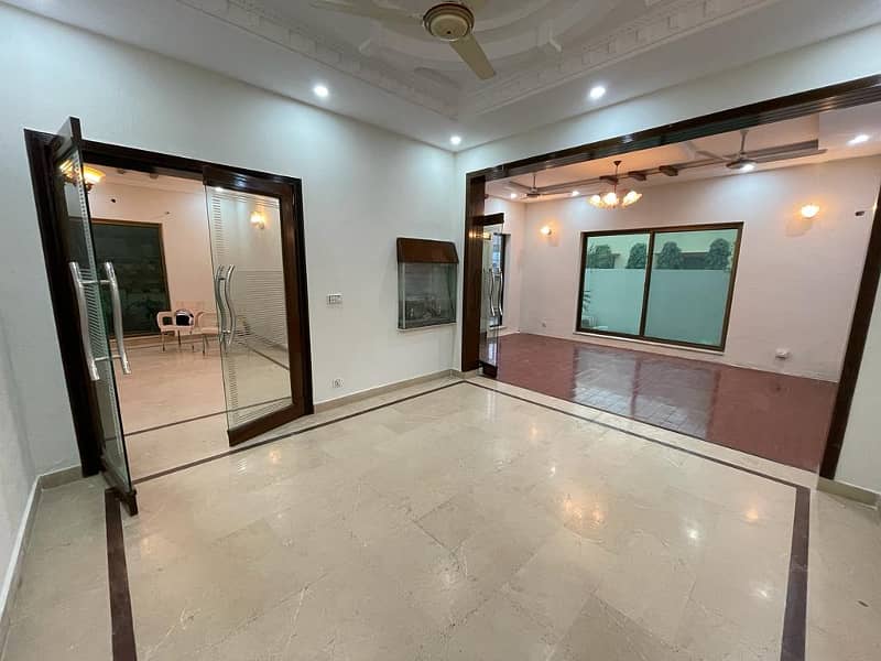 4 Beds 10 Marla Prime Location House For Rent In DHA Phase 4 Lahore 12